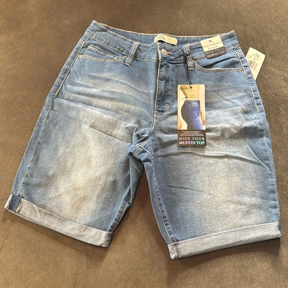Women’s Royalty For Me High Rise Bermuda Shorts Hide Your Muffin Top Size 10 NWT